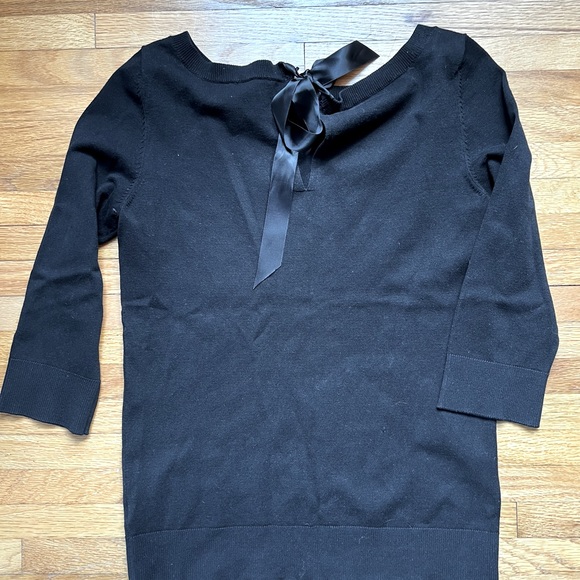 Gorgeous black top with satin back tie - Picture 6 of 8